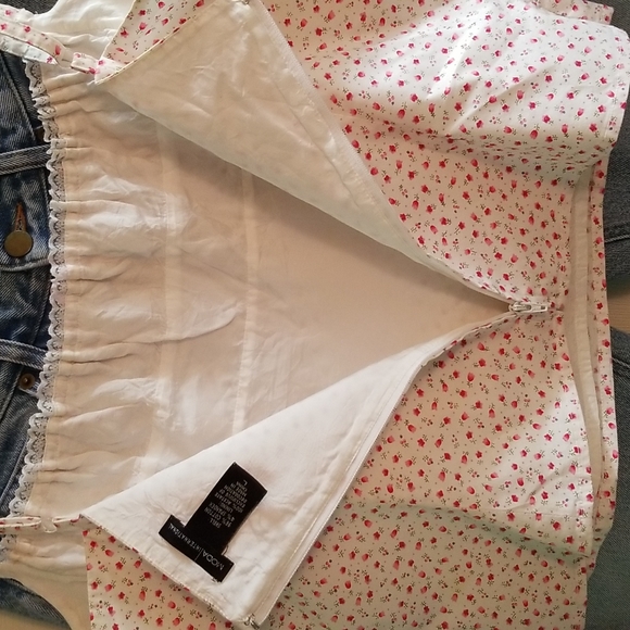 💐VINTAGE MODA INTERNATIONAL FLORAL TOP WITH MATCHING FLORAL CUFF JEANS 🌸💐 - Picture 9 of 13